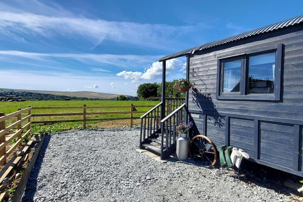 The Cloves Farm Shepherd's Hut Holiday home