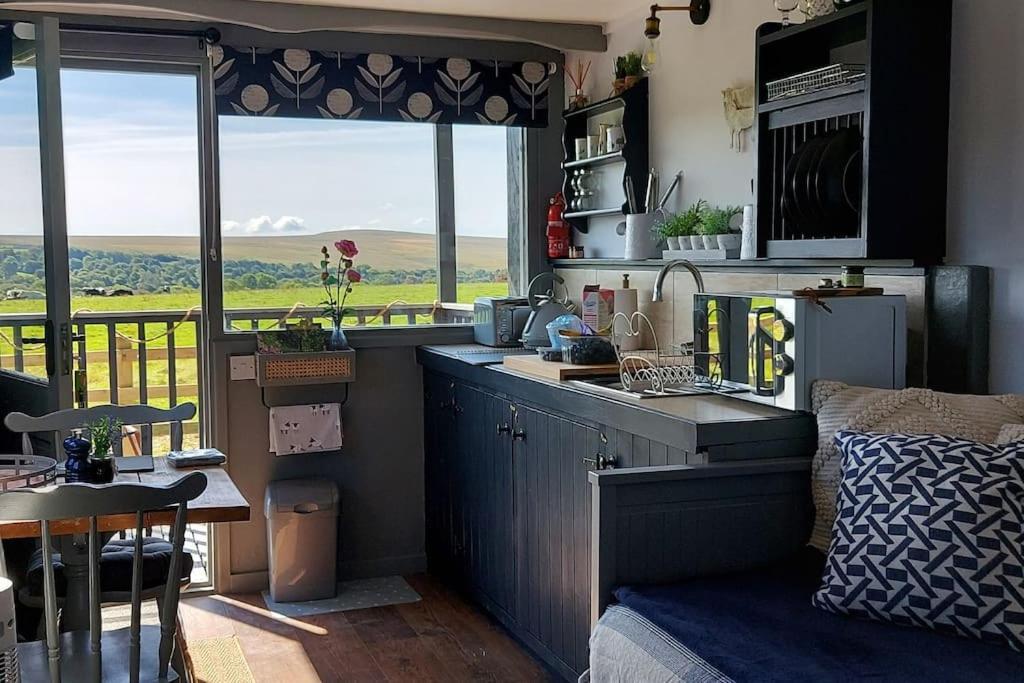 The Cloves Farm Shepherd's Hut Holiday home Lydford