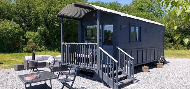 The Cloves Farm Shepherd's Hut Holiday home *